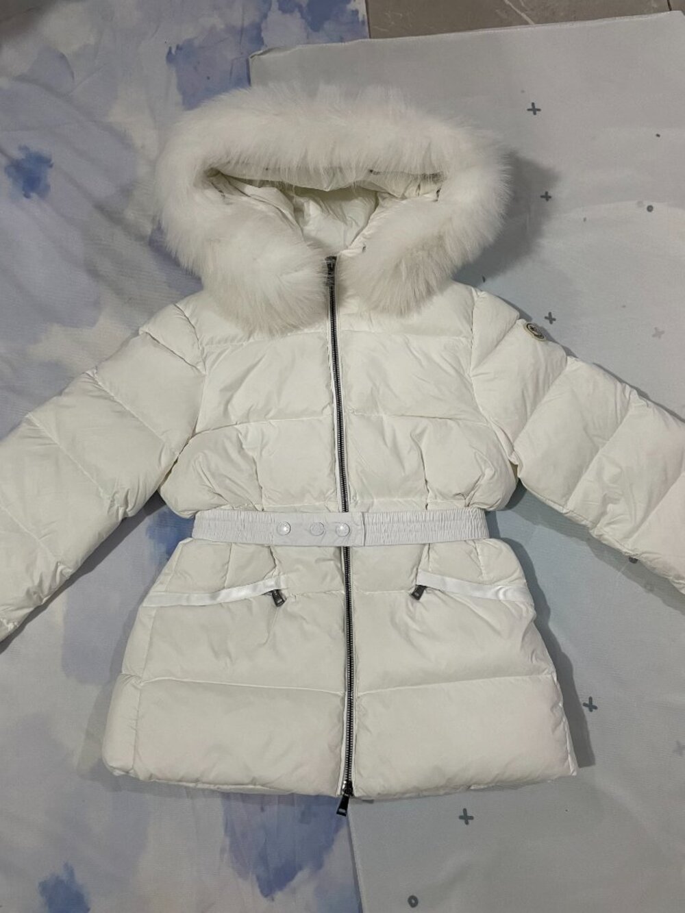 Moncler White Cropped Down Jacket with Cinched Waist